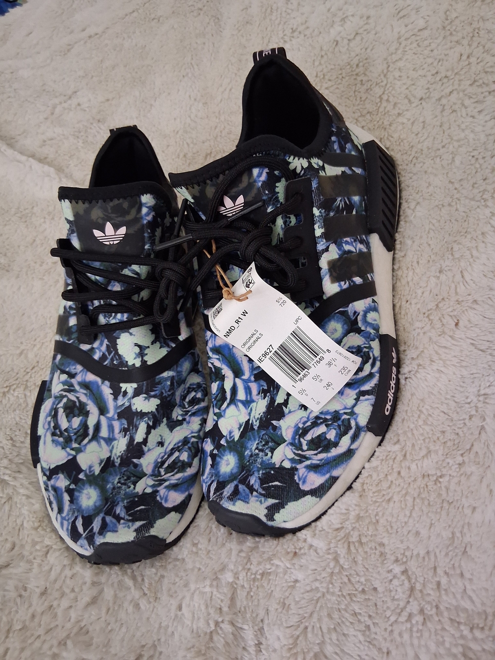 NWT Adidas Floral Knit Sneakers in Black and White
